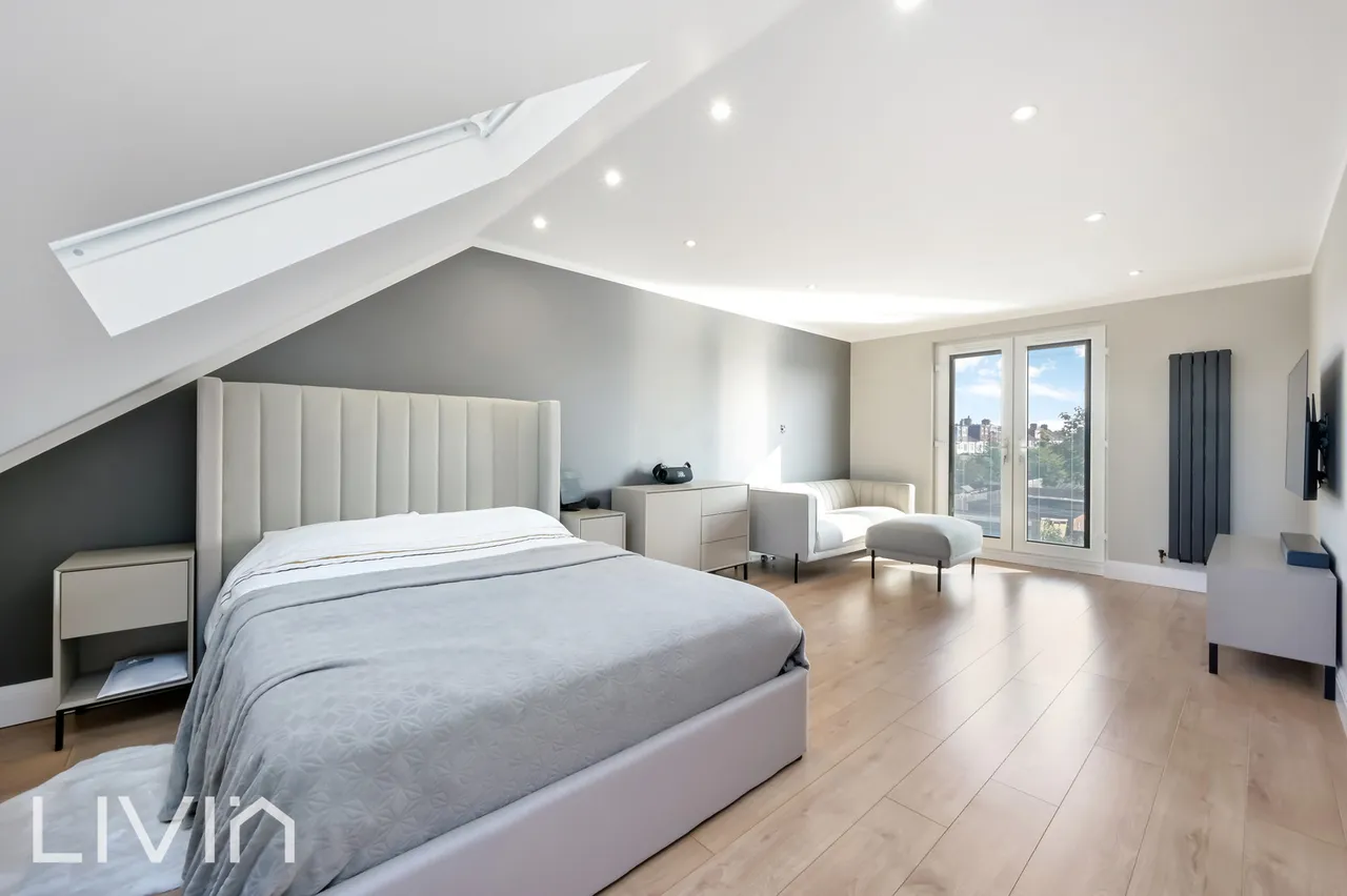 4 bed house for sale, Stanford Road, London, SW16