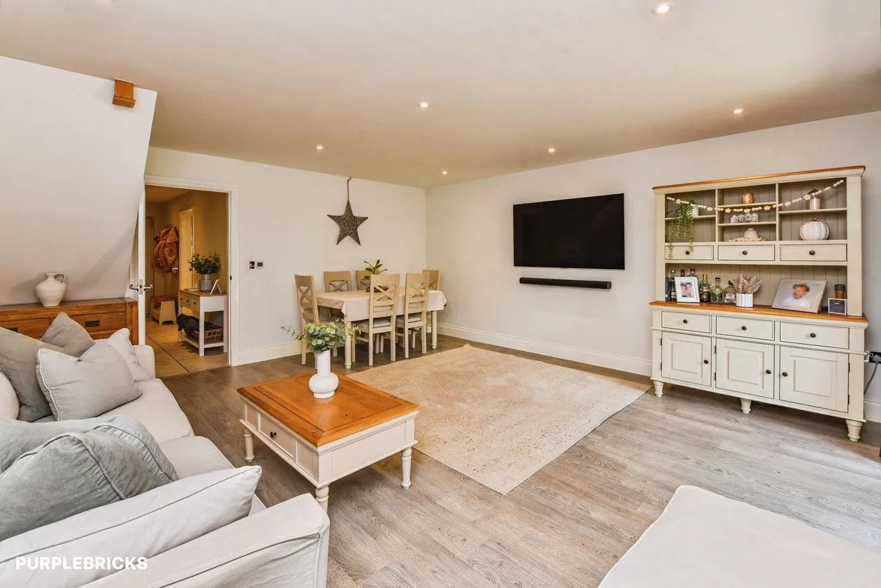 Elmhurst Gardens, Trowbridge, BA14, photo 4