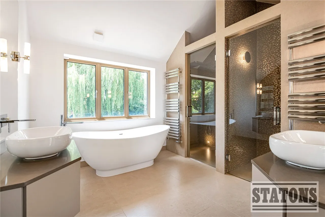 Westwood Close, Potters Bar, Hertfordshire, EN6 1LH, photo 16