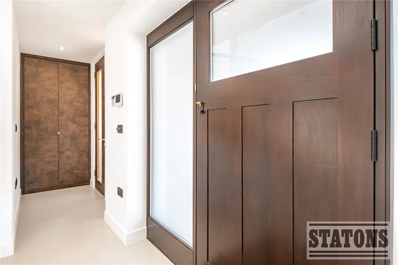 Westwood Close, Potters Bar, Hertfordshire, EN6 1LH, photo 22