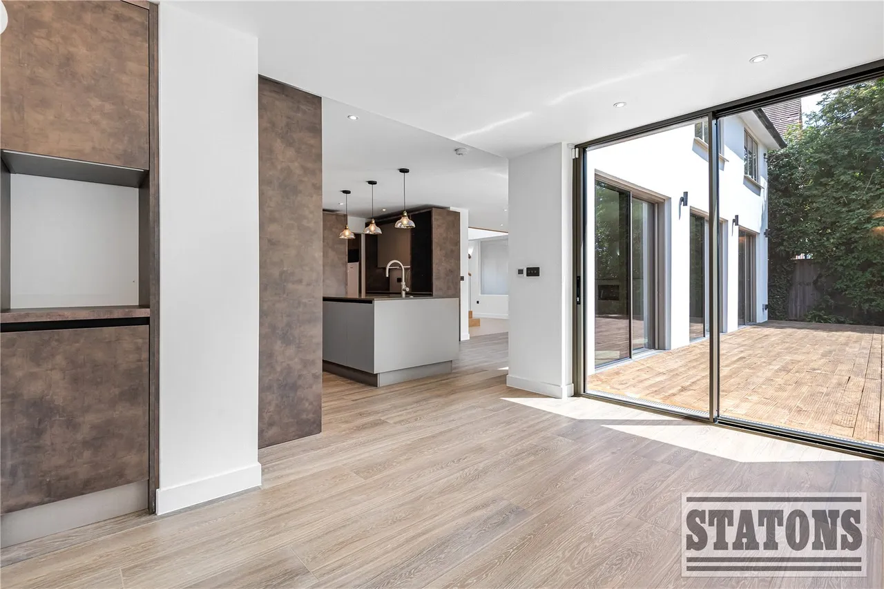 Westwood Close, Potters Bar, Hertfordshire, EN6 1LH, photo 7
