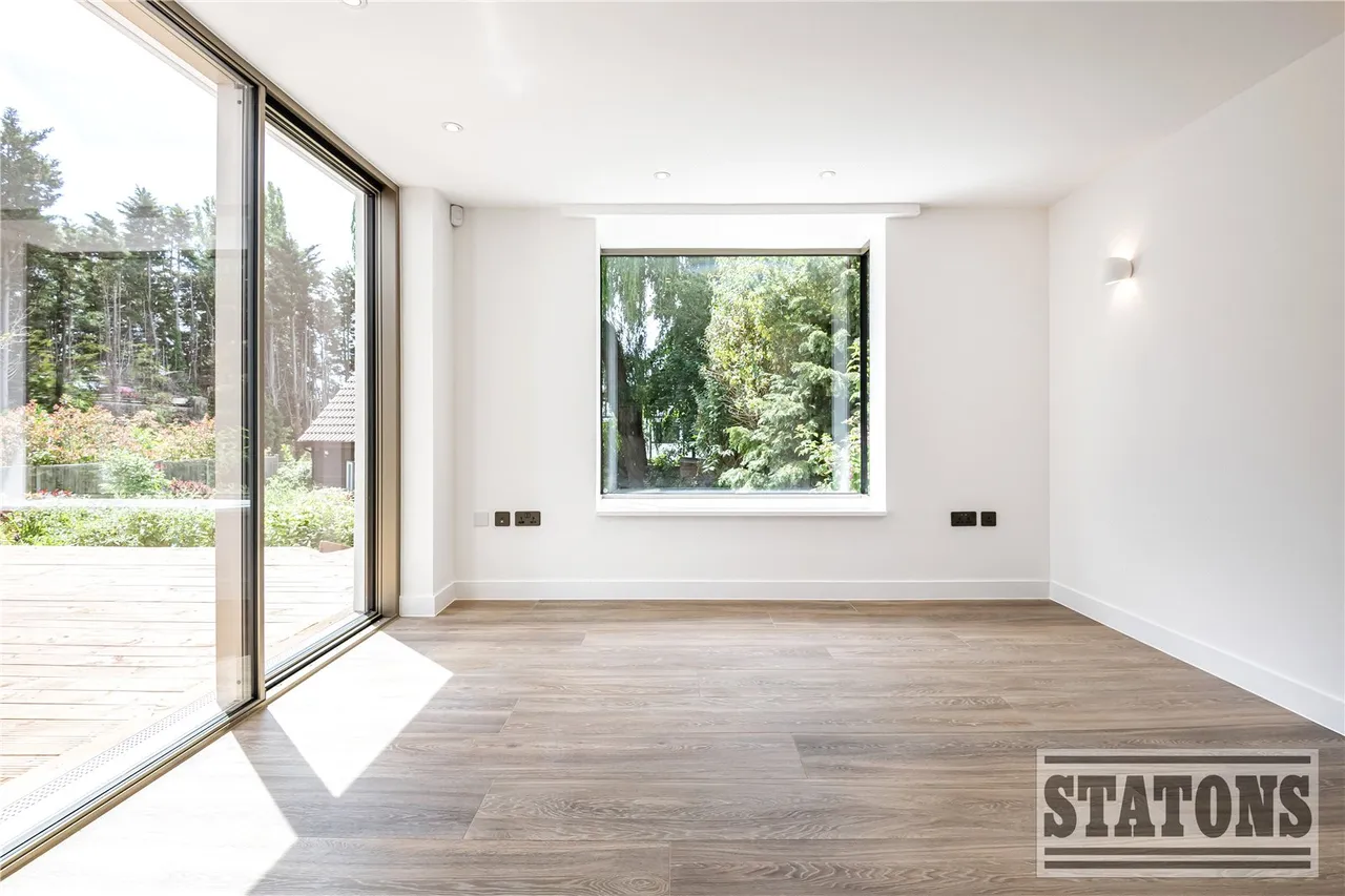 Westwood Close, Potters Bar, Hertfordshire, EN6 1LH, photo 10