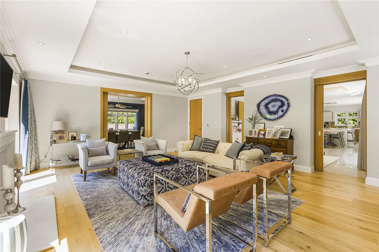 Vineyards Road, Northaw, Potters Bar, Hertfordshire, EN6 4PF, photo 6