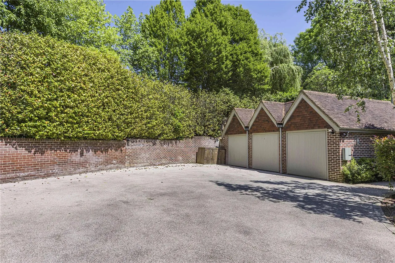 Vineyards Road, Northaw, Potters Bar, Hertfordshire, EN6 4PF, photo 32