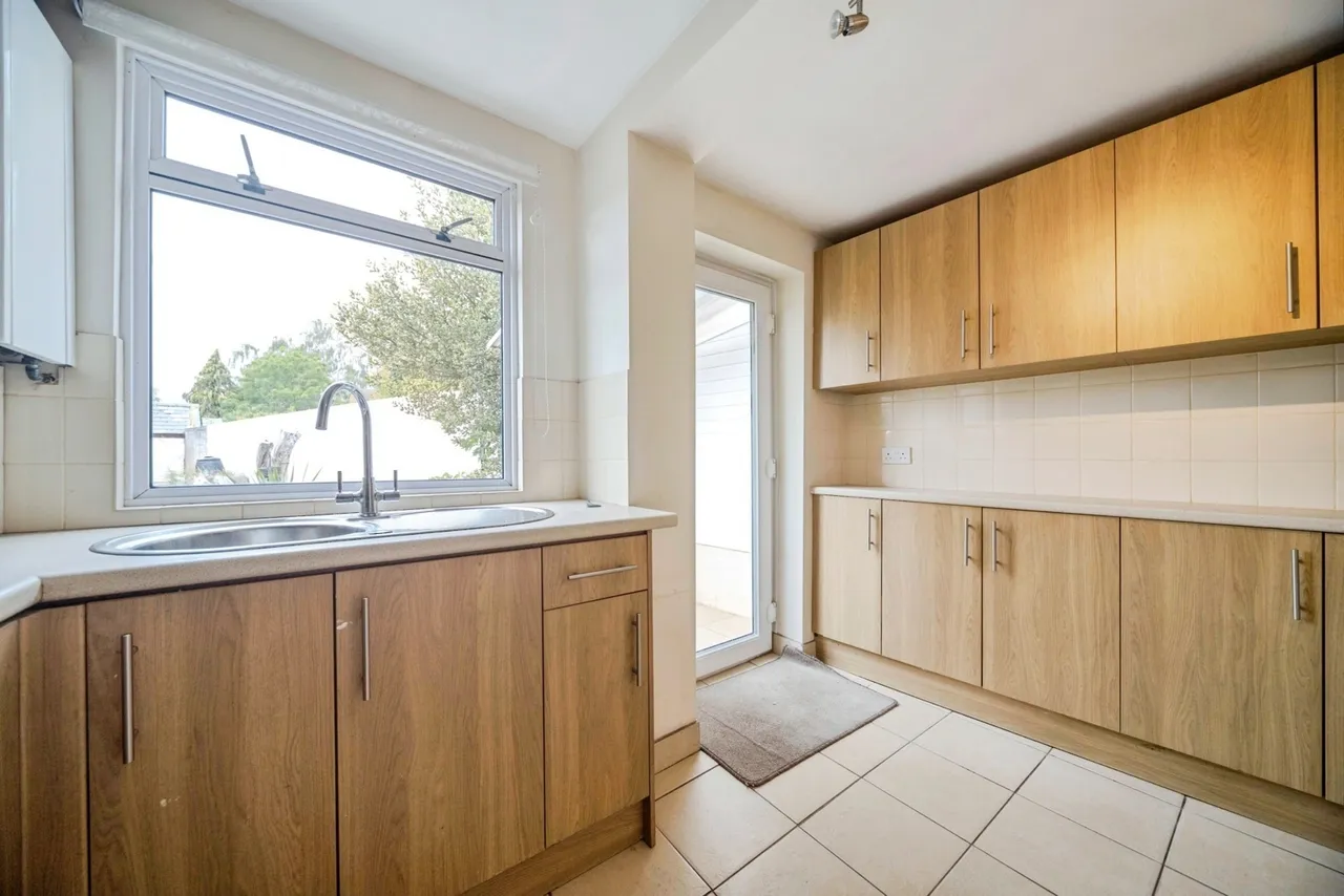 Victoria Road, Bletchley, Milton Keynes, Buckinghamshire, MK2, photo 6