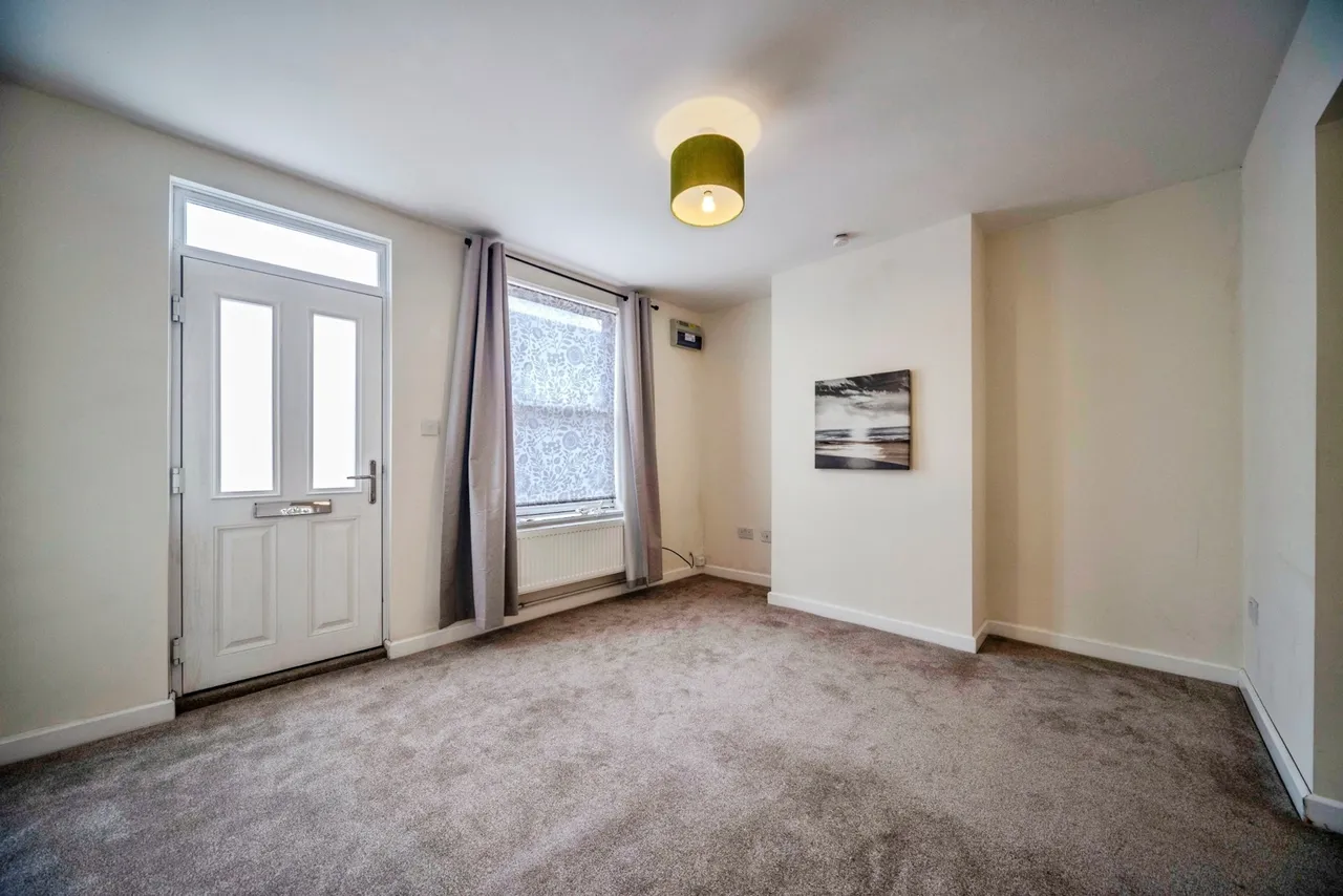 Victoria Road, Bletchley, Milton Keynes, Buckinghamshire, MK2, photo 2