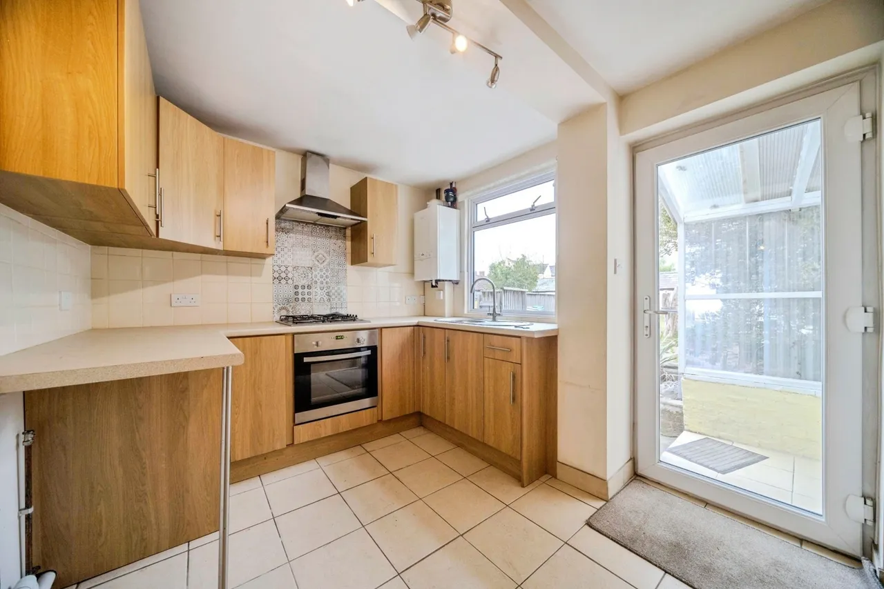 Victoria Road, Bletchley, Milton Keynes, Buckinghamshire, MK2, photo 5