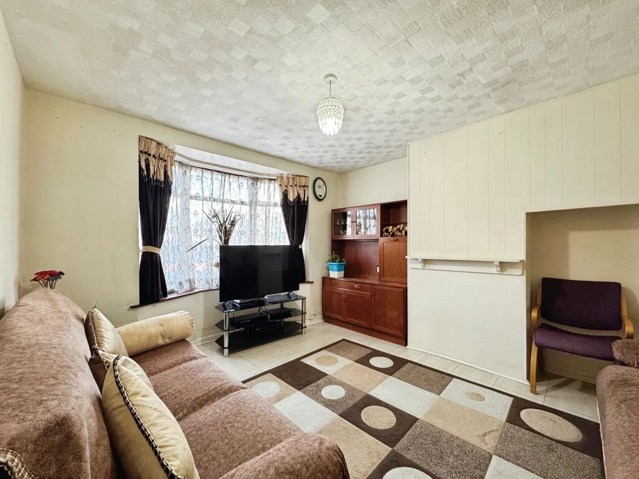 Abbots Road, Edgware, HA8, photo 2