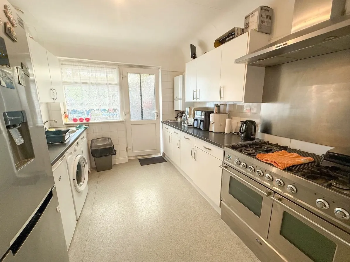 Compton Place, Watford, WD19, photo 2