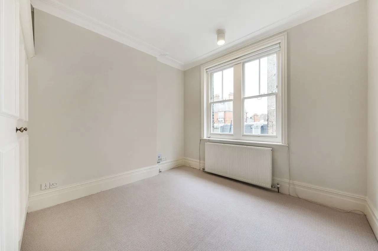 15 Priory Mansions, 90 Drayton Gardens, London, photo 6