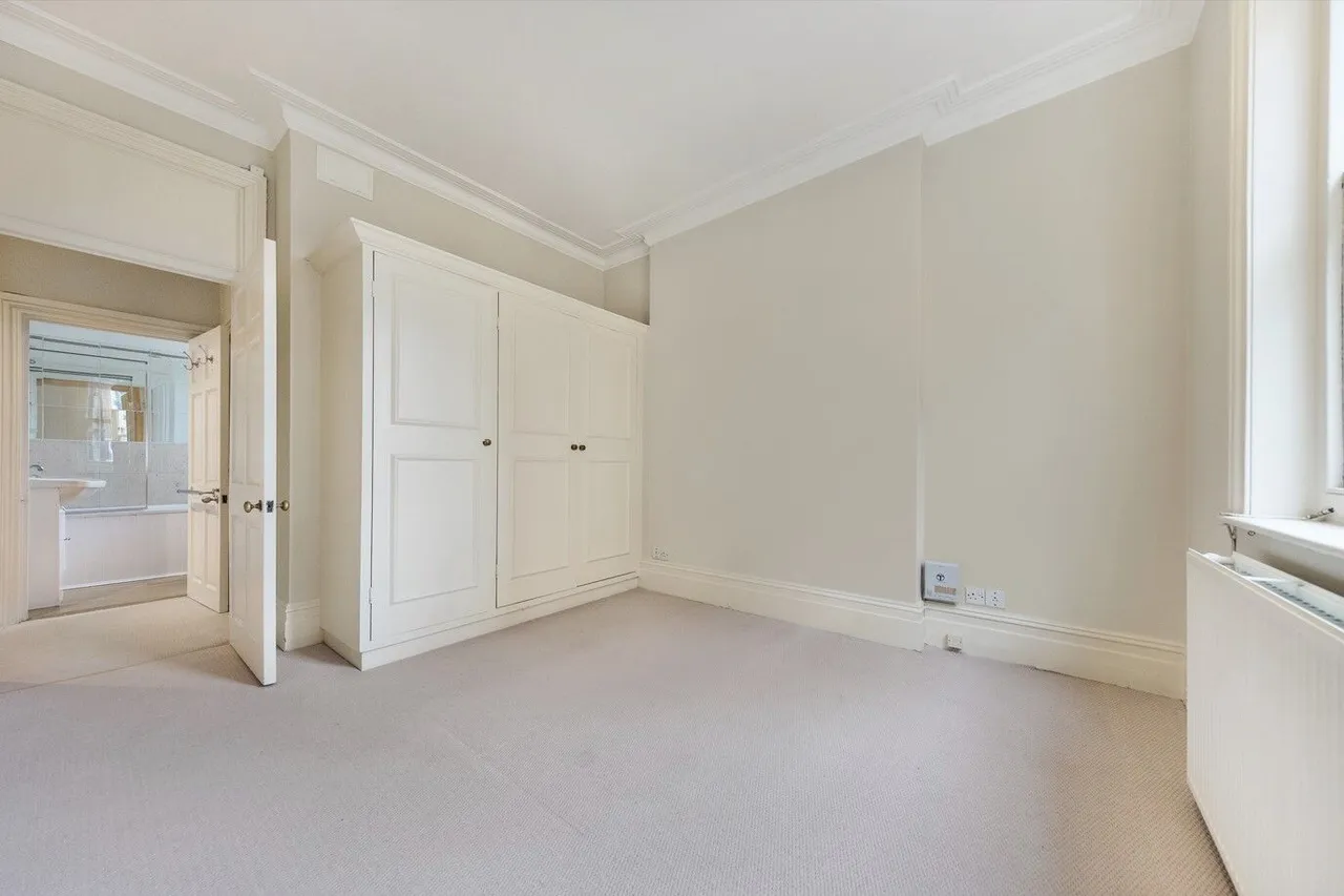 15 Priory Mansions, 90 Drayton Gardens, London, photo 11