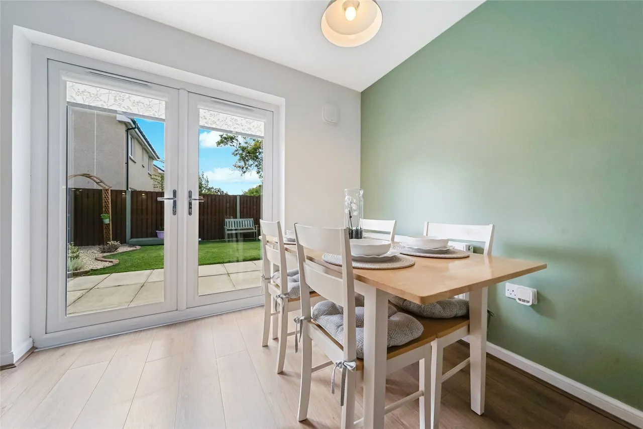 Berryfield Crescent, Alva, Clackmannanshire, FK12, photo 8