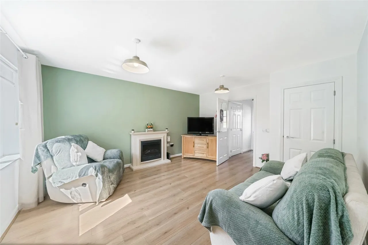 Berryfield Crescent, Alva, Clackmannanshire, FK12, photo 4