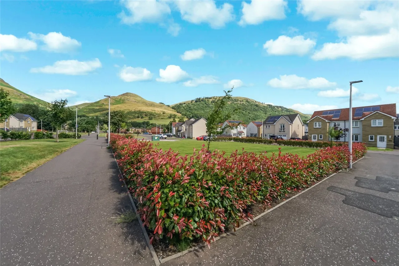 Berryfield Crescent, Alva, Clackmannanshire, FK12, photo 22