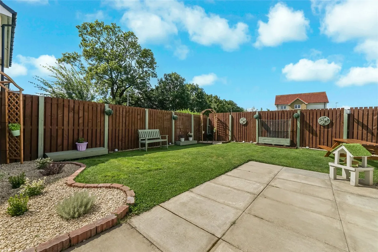 Berryfield Crescent, Alva, Clackmannanshire, FK12, photo 18