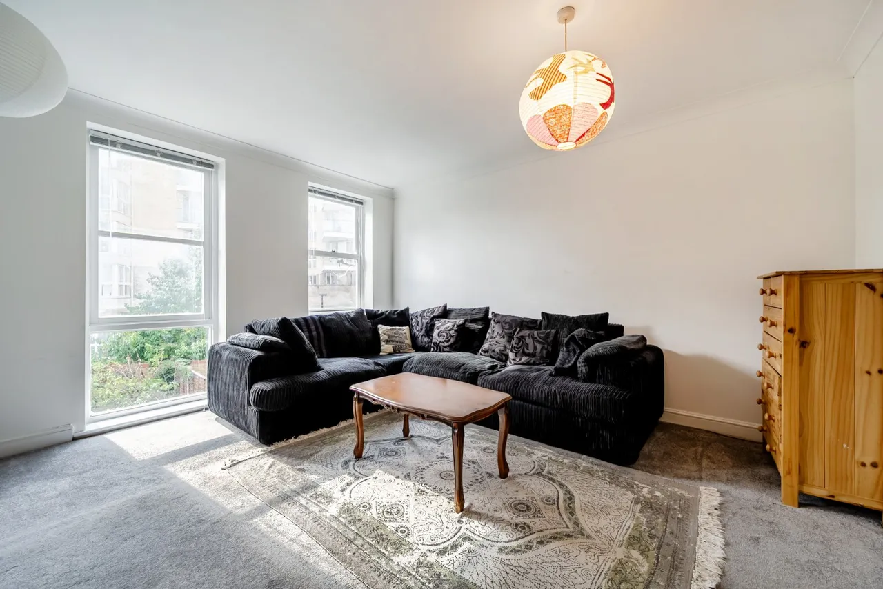 Wolfe Crescent, Rotherhithe, SE16, photo 2