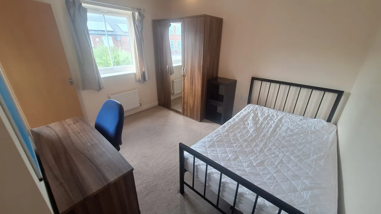 Sandringham Court, York, YO31, photo 6