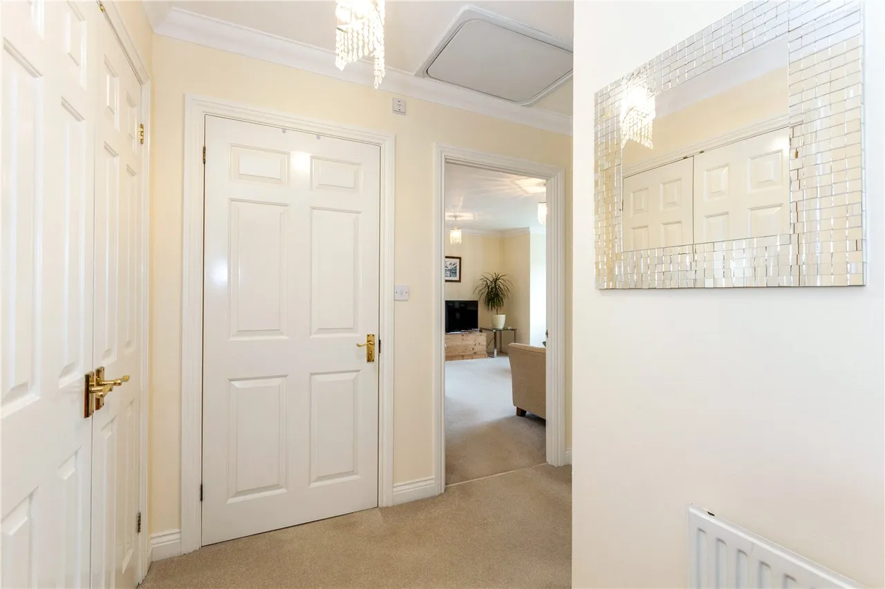 Newtown Road, Newbury, RG14, photo 11