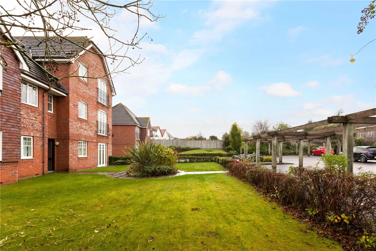 Newtown Road, Newbury, RG14, photo 19
