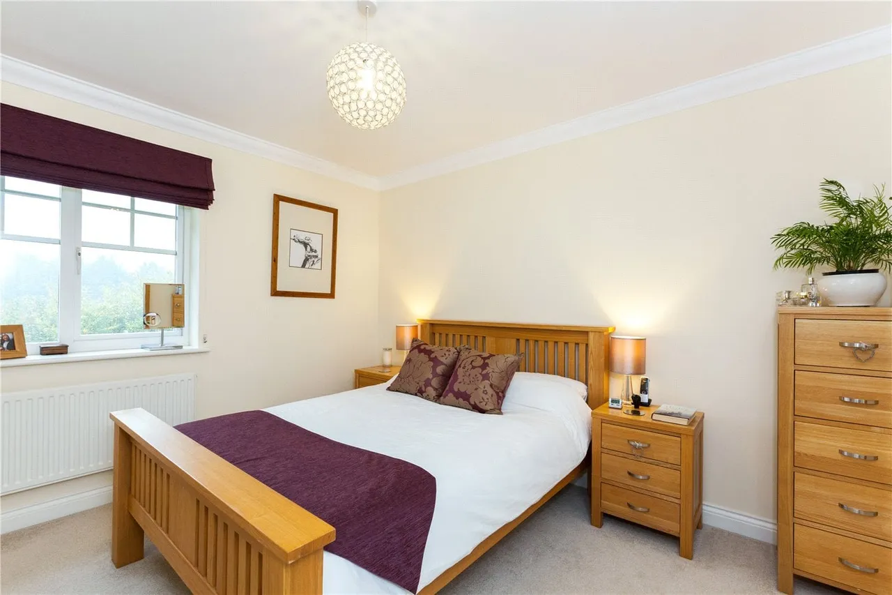 Newtown Road, Newbury, RG14, photo 13