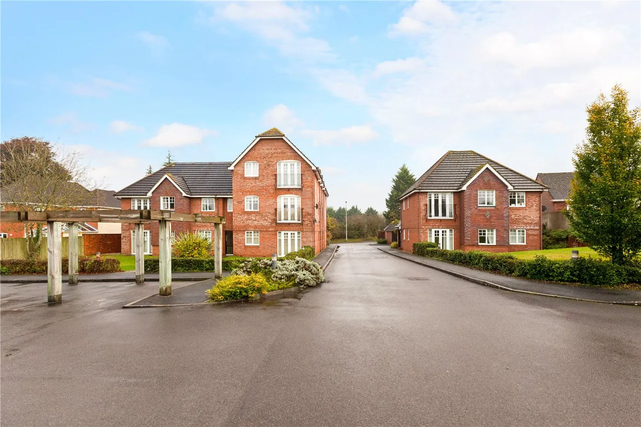 Newtown Road, Newbury, RG14, photo 17