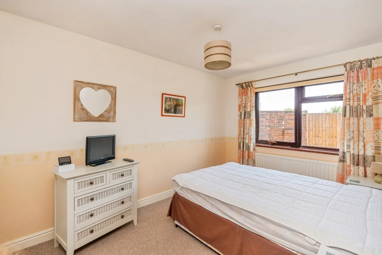 The Bungalow, Tamworth, Staffordshire, B79, photo 11