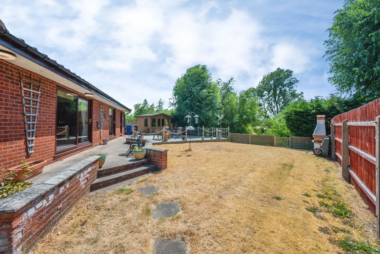 The Bungalow, Tamworth, Staffordshire, B79, photo 26