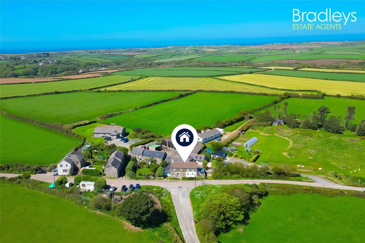 3 bed property for sale, Sparnon, St. Buryan, TR19