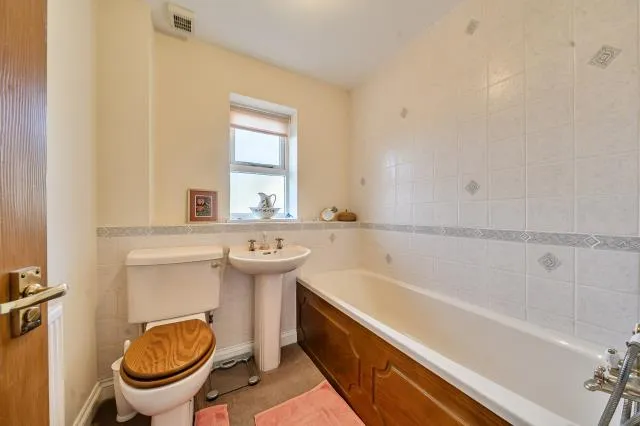 Magdalen Place, Carterton, OX18, photo 18