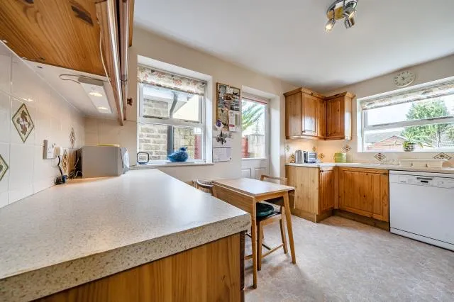 Magdalen Place, Carterton, OX18, photo 9