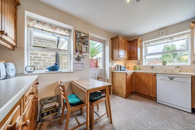 Magdalen Place, Carterton, OX18, photo 8