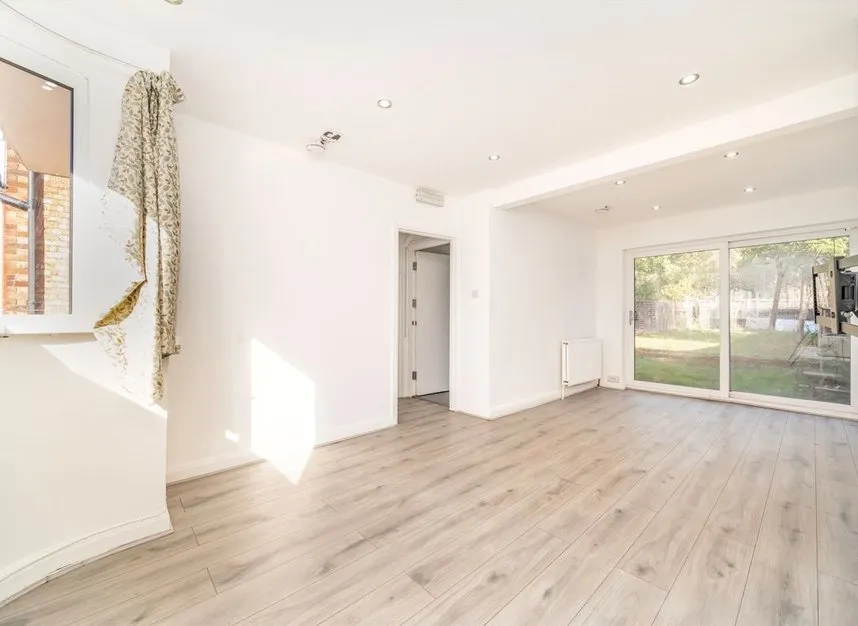 Woodhouse Avenue, Perivale, UB6, photo 3