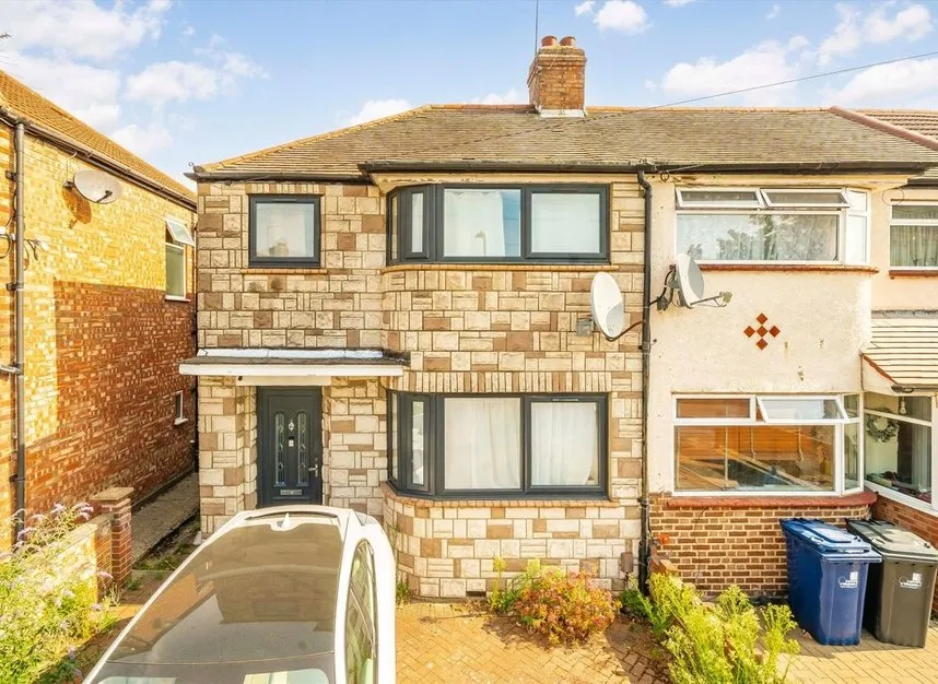 3 bed house to rent, Woodhouse Avenue, Perivale, UB6