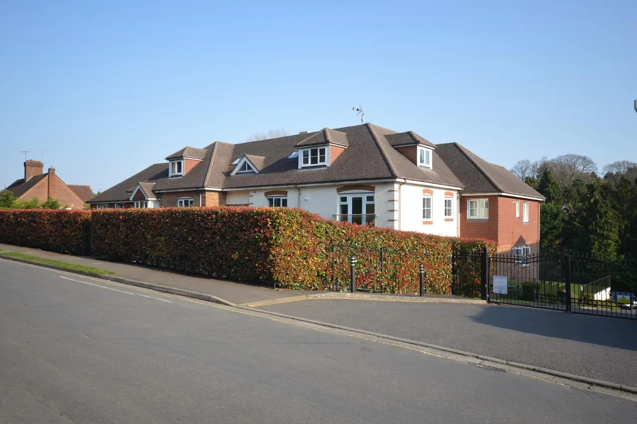 1 bed flat to rent, St Monicas Road, Kingswood, KT20