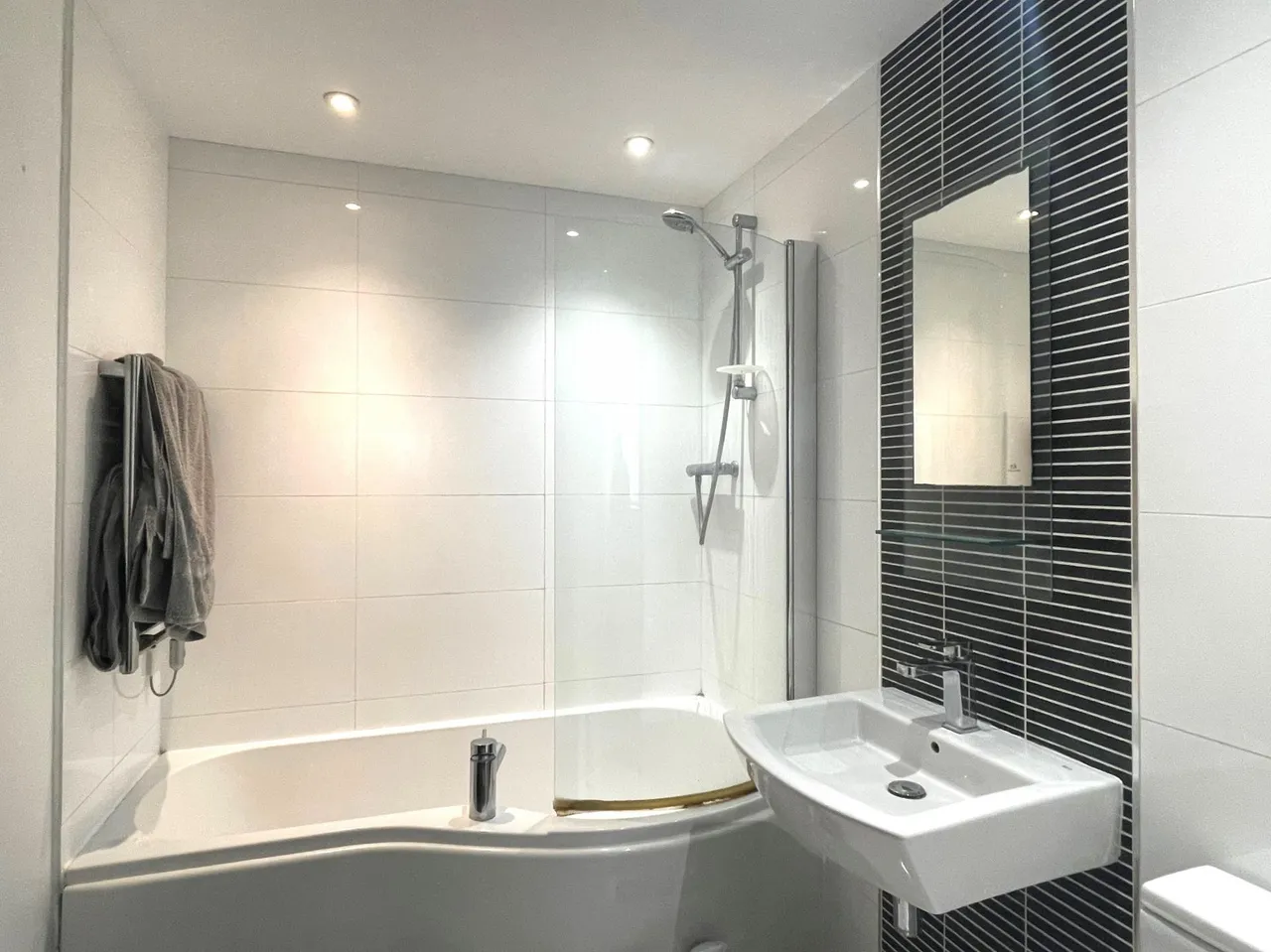 St Monicas Road, Kingswood, KT20, photo 8