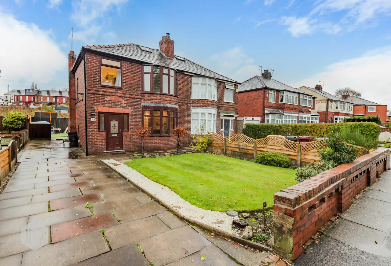 3 bed house for sale — Blenheim Road, Bolton, BL2 6EA
