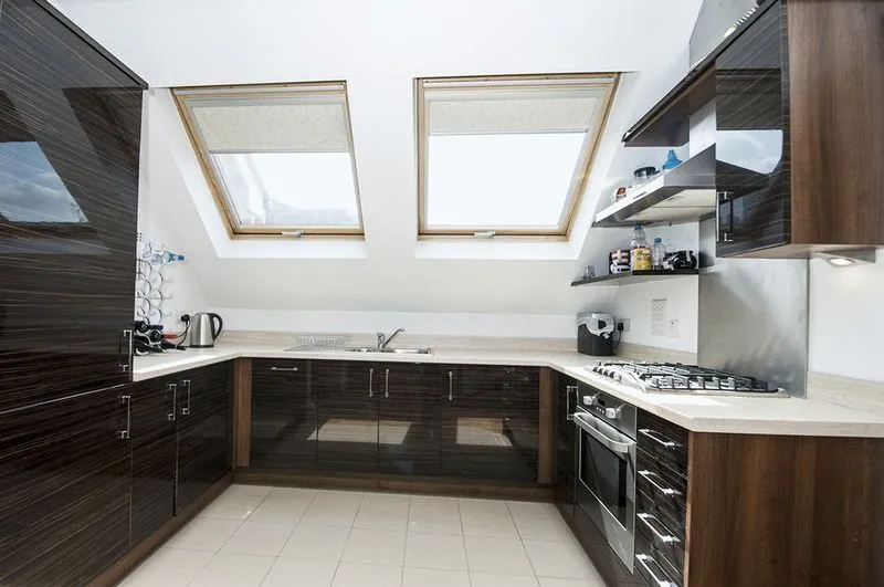 Thames Walk, Walton-On-Thames, KT12, photo 2