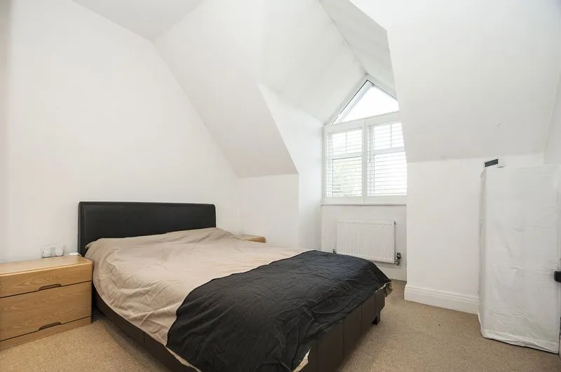 Thames Walk, Walton-On-Thames, KT12, photo 6