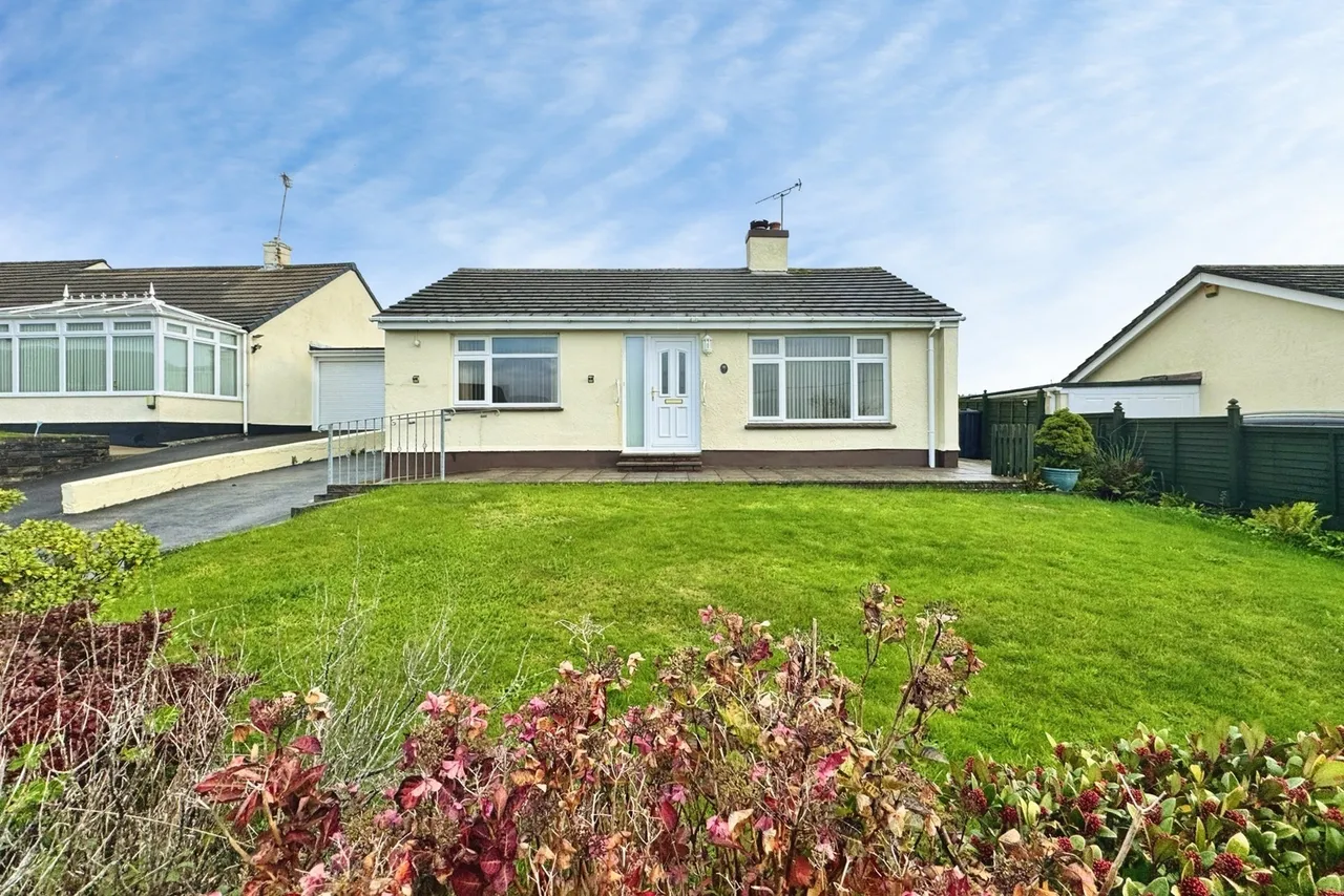 2 bed house for sale, Morview Road, Widegates, PL13