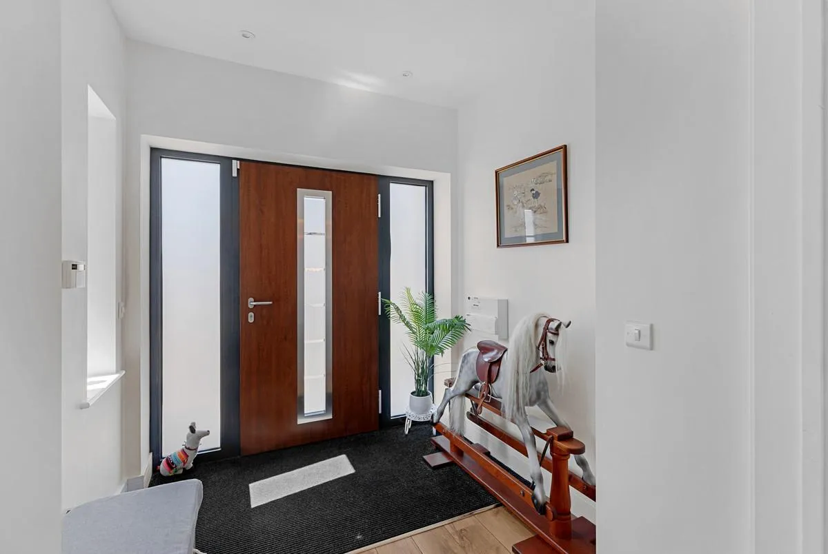 Avenue Road, Rushden, NN10, photo 35