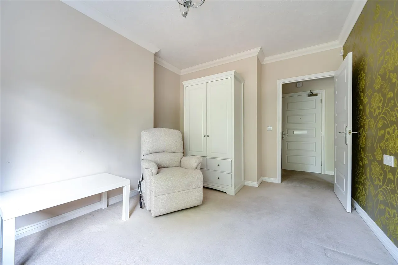 Hall Lane, Chingford, E4, photo 9
