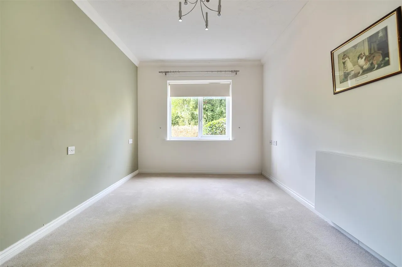 Hall Lane, Chingford, E4, photo 6