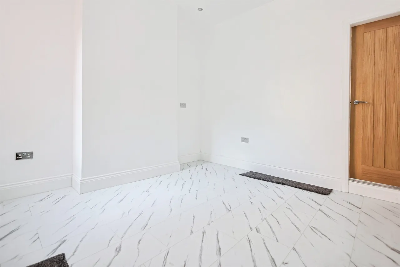 Malmesbury Road, Birmingham, B10, photo 4