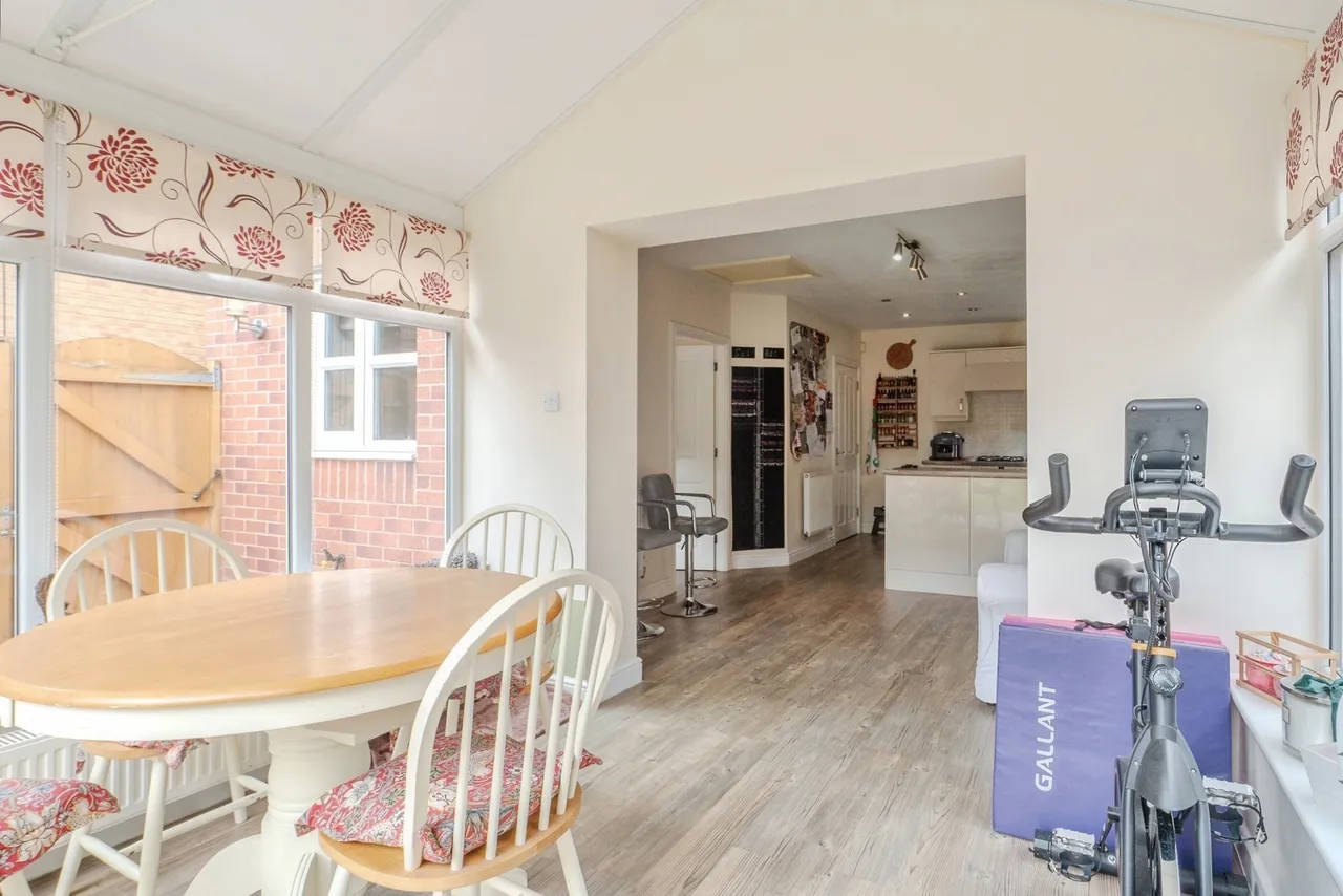 Lowes Drive, Tamworth, Staffordshire, B77, photo 6