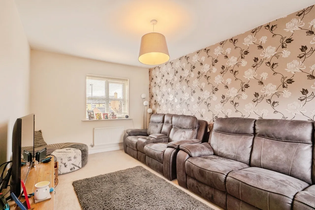 Lowes Drive, Tamworth, Staffordshire, B77, photo 11