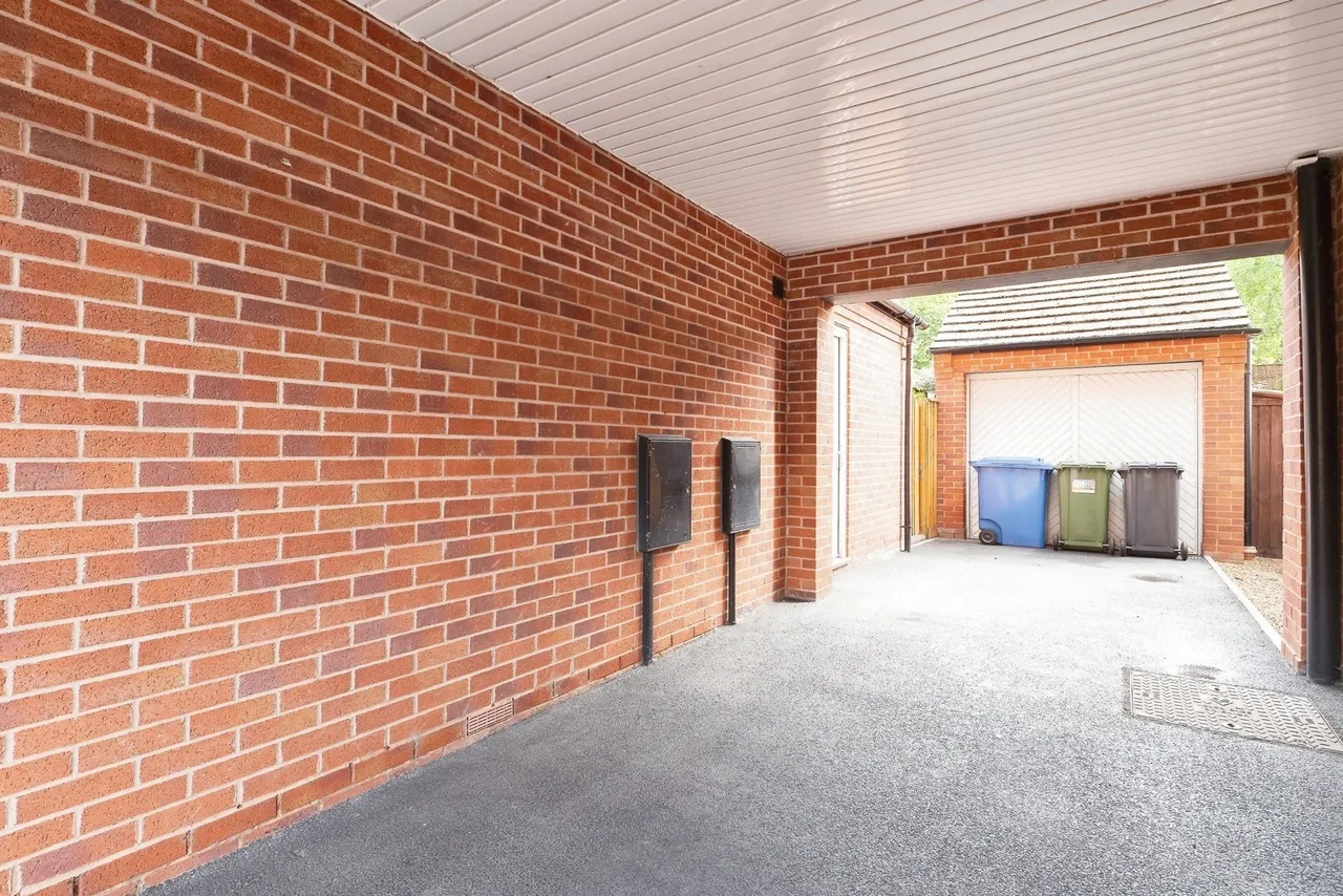 Lowes Drive, Tamworth, Staffordshire, B77, photo 25