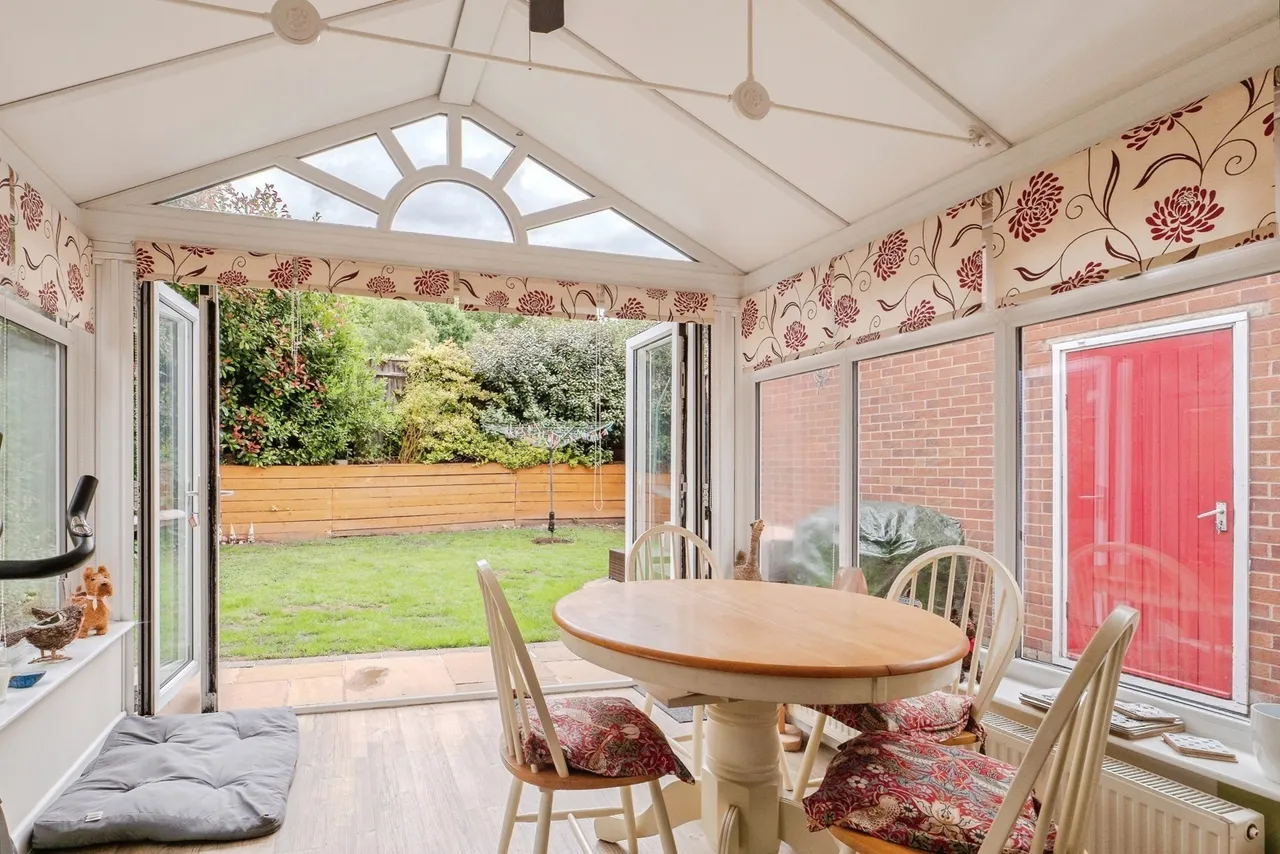 Lowes Drive, Tamworth, Staffordshire, B77, photo 2