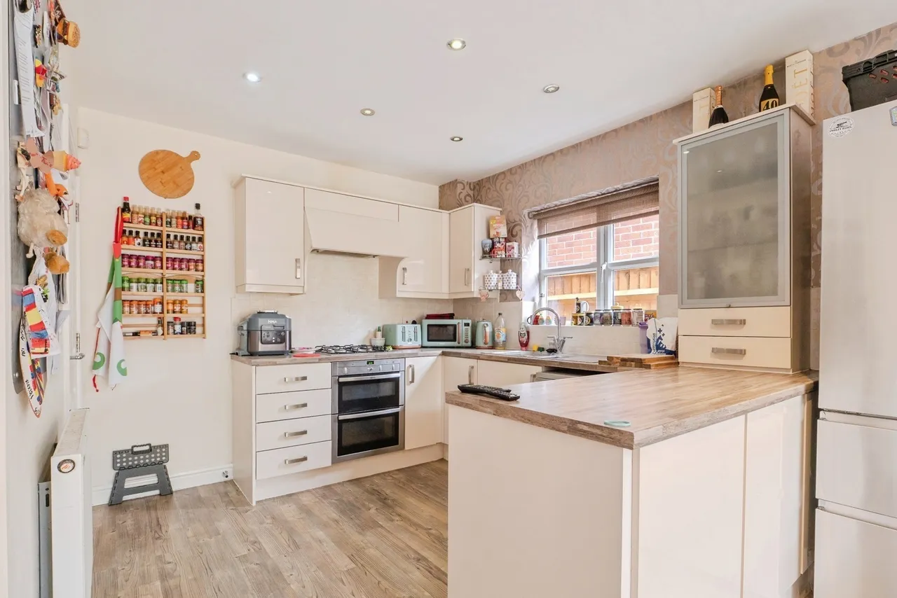 Lowes Drive, Tamworth, Staffordshire, B77, photo 7