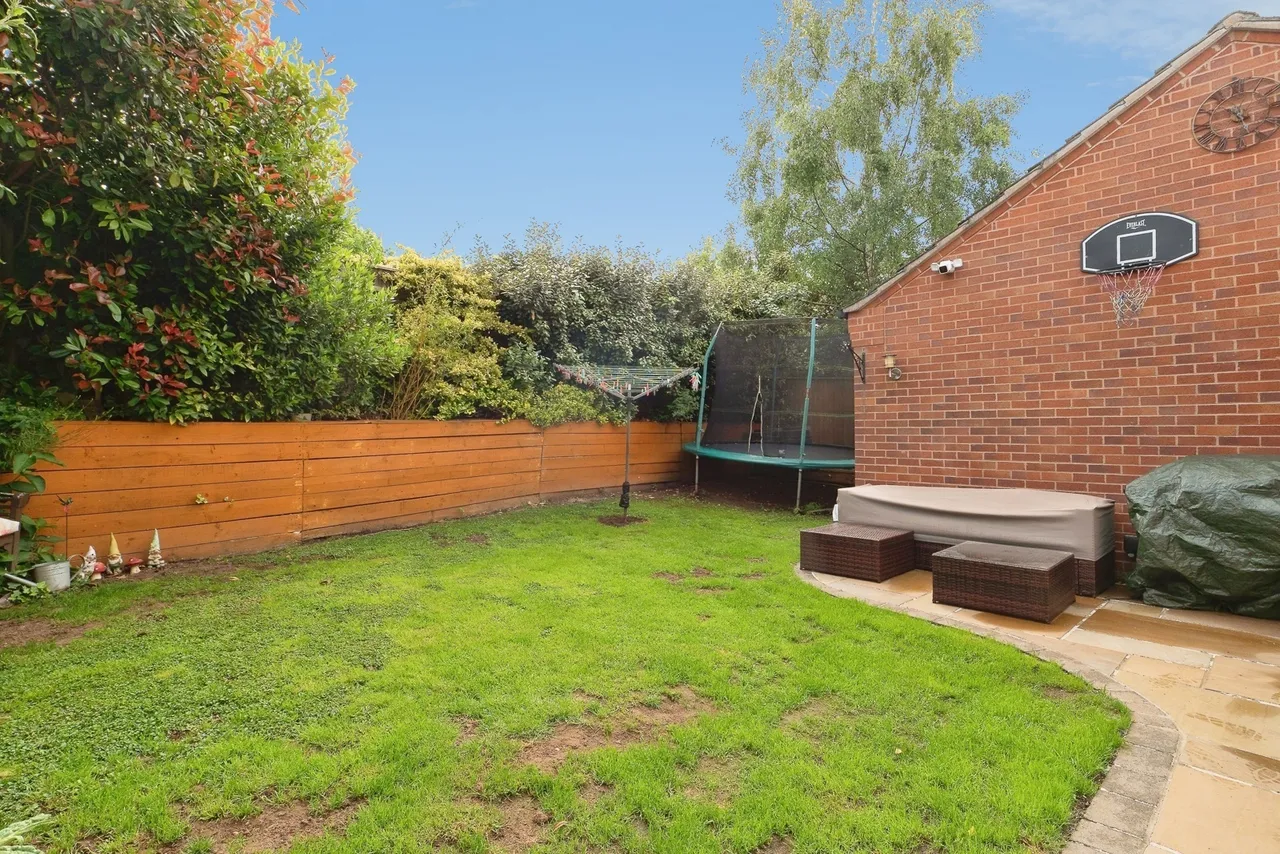 Lowes Drive, Tamworth, Staffordshire, B77, photo 23