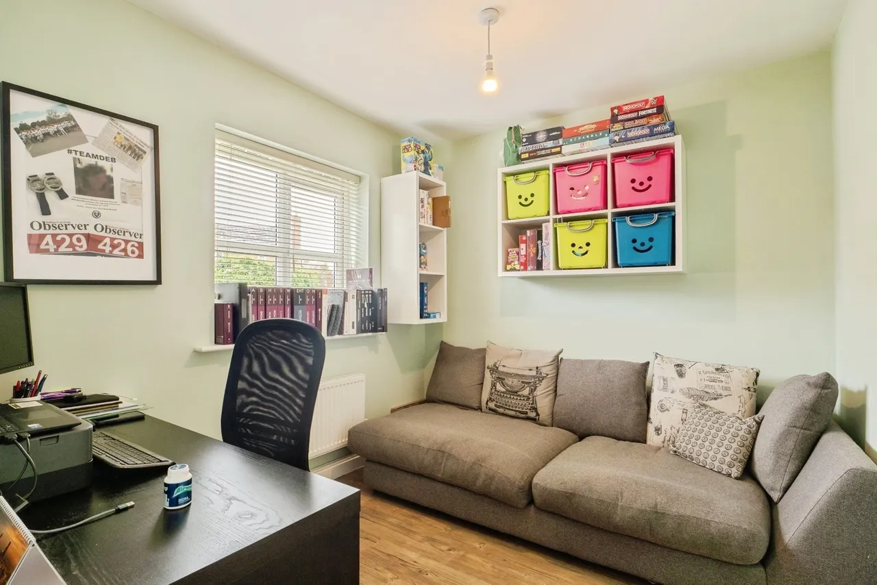 Lowes Drive, Tamworth, Staffordshire, B77, photo 5